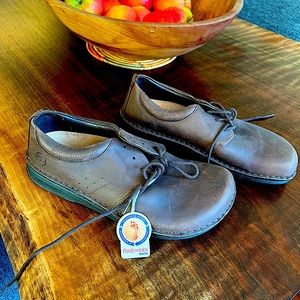 By Birkenstock, Footprints, Medium Brown, Lace-up flats, w/drop heel🐾